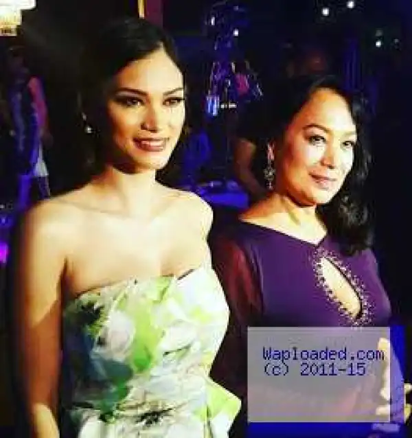 2015 Miss Universe and Miss Universe 1969 pictured together